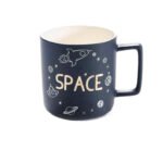 Mugs noir en porcelaine avec décorations espace en or