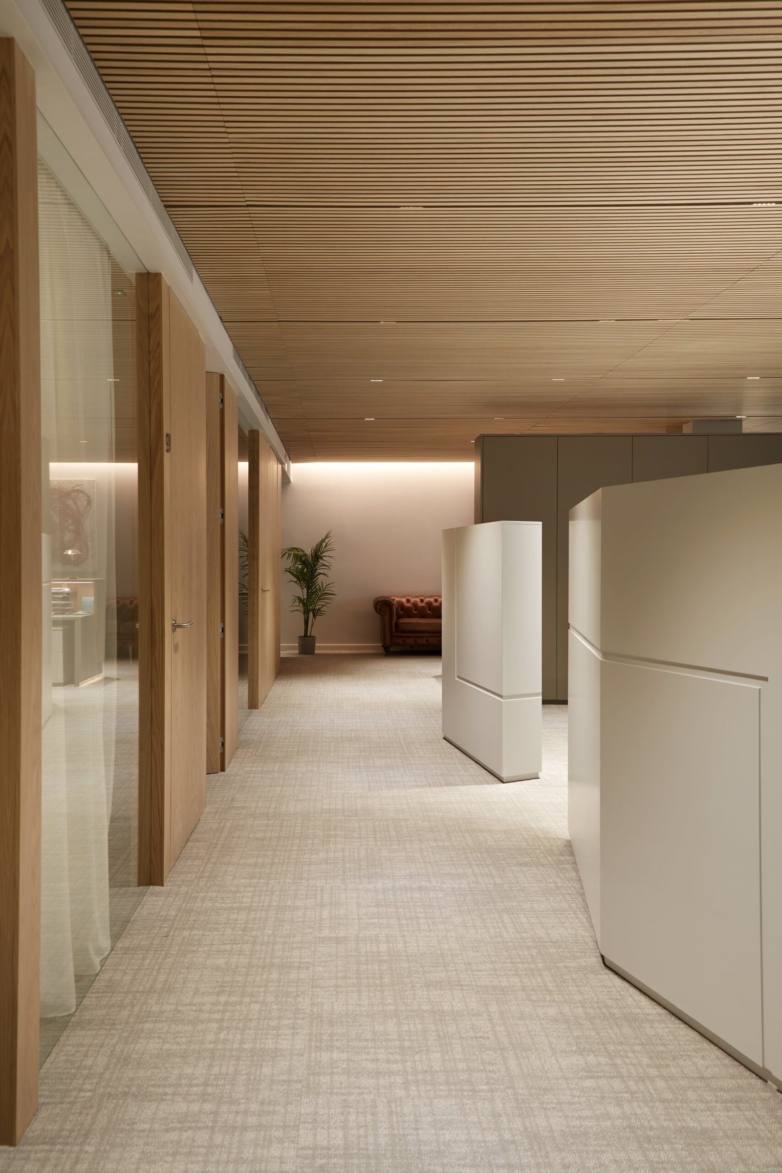 interior-wooden-offices-min